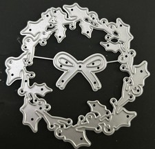 BNIP 2 piece Holly Wreath and