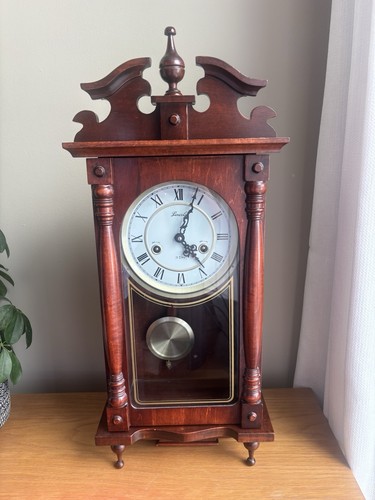 Lincoln day pendulum wall - day,