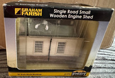 N Gauge Graham Farish Scenecraft Building - Single Road Small Engine Shed