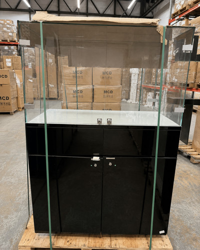 Large black glass retail - large,