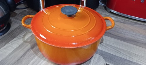 Large vintage creuset - le,
