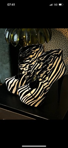 Extreme zebra print high heel - print,