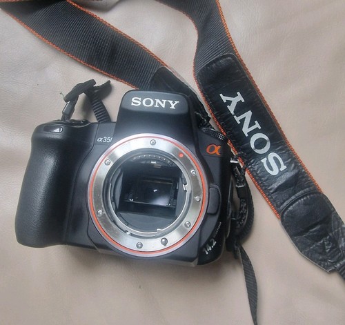 Sony alpha 300 - alpha, body