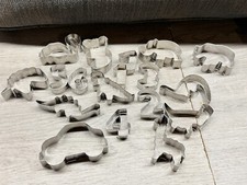 VINTAGE METAL COOKIE CUTTERS ASSORTED SHAPES NUMBERS ANIMALS KITCHEN BAKING SET