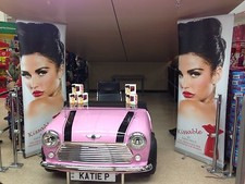 Celebrity Style Classic Mini Desk In Pink Photo'd @ Katie Price Signing Kissable