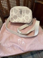 Moda in Pelle Crossbody