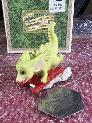 Pocket dragons chasing - pocket, dragons.