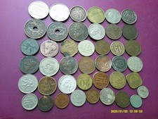 JOB LOT OF  42 WORLD COINS. 176 GRAMS. FINE.