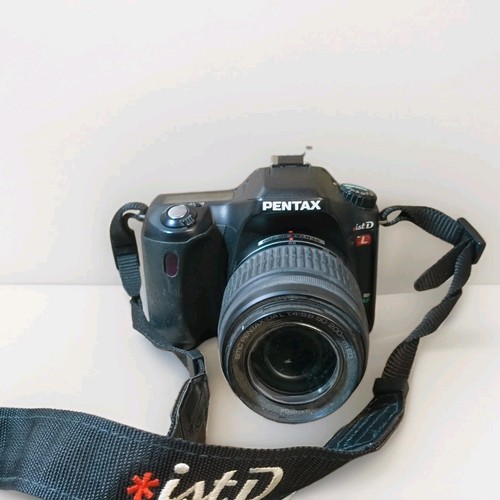 Pentax ist dslr camera - pentax,