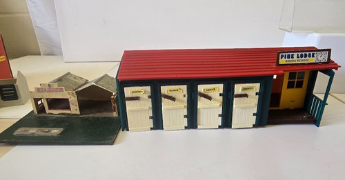 Vintage britains pine lodge - britains,