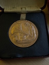 Queen Elizabeth II 2nd of June 1953 Coronation ~ Royal Barge ~ Bronze Medal Case