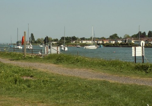 Photo 6x4 the river crouch - river,