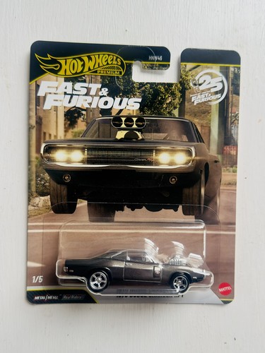 Hot wheels premium - hot, and