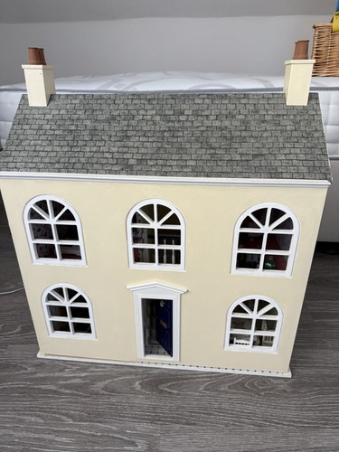 Dolls house - dolls,