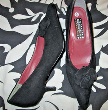 VINTAGE BLACK SUEDE  POINTED