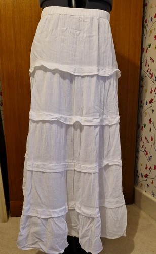 White tiered skirt size - tiered,