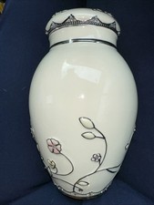 Ardleigh Elliott "A Year of Wishes" musical porcelain E7534 Immaculate Condition