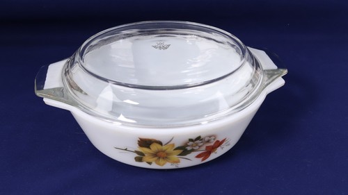 Jaj pyrex lidded casserole - pyrex,