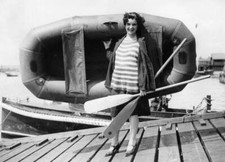 A Collapsible 7Ft Rubber