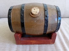 VINTAGE RETRO CERAMIC WHISKY BEER BARREL ON WOODEN STAND HOME BAR DISPLAY