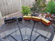 Wells Brimtoy O Gauge Engine,Tender, Carriages