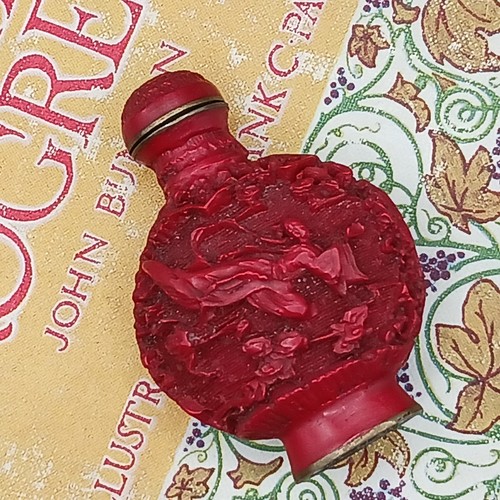Red chinese carved - red, snuff