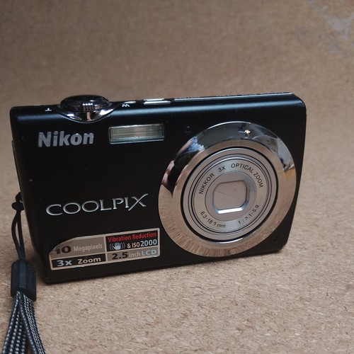 Nikon coolpix s220 0mp - nikon,