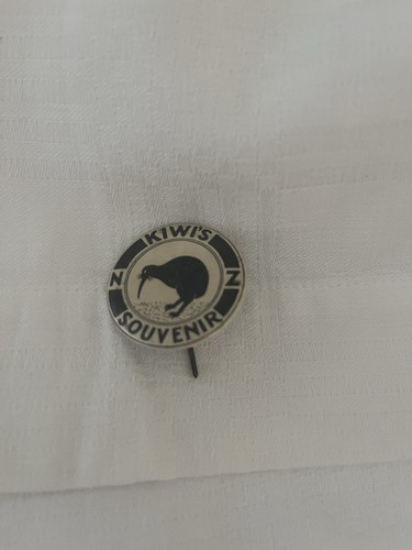New zealand kiwi - new, badge