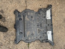 M8E2-100B12-A genuine RANGE ROVER VOGUE L460 22-on Undertray M8E2100B12A