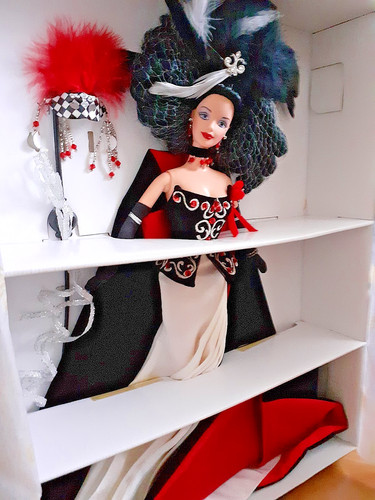 Barbie illusion doll - barbie,