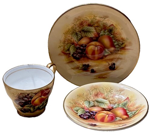 Aynsley orchard gold cup - orchard,