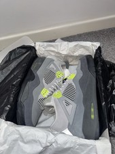 Air Jordan 4 Retro SE 95 Neon