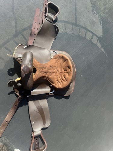 Brown wintec western saddle