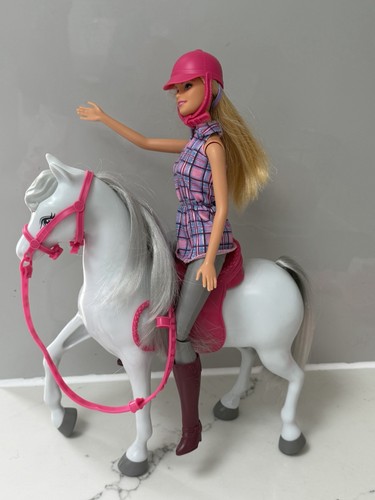 Barbie horse riding - horse,