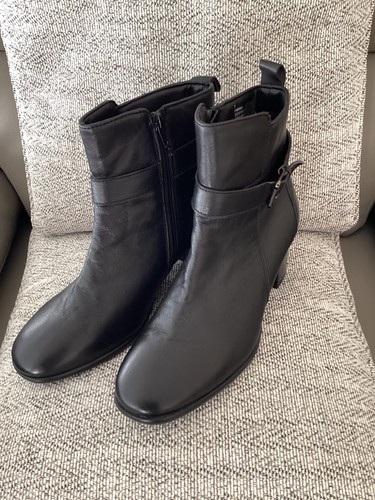 Ladies black leather soleflex - leather,