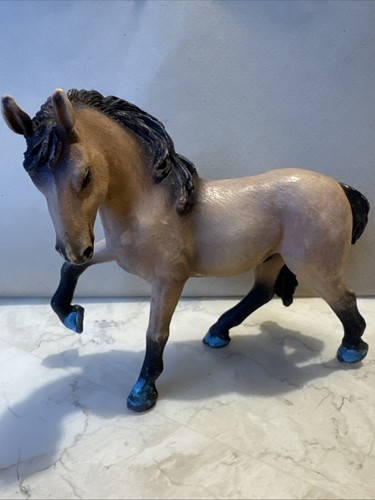 Schleich 2009 prancing - prancing, mare