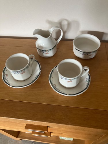 Royal doulton china cup - doulton, saucer