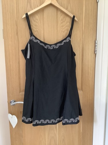 Swimwear size silhouette - 32, ,