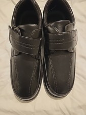 Mens Hobos Black Easy Fasten Shoes Size 11 Brand New Never Worn