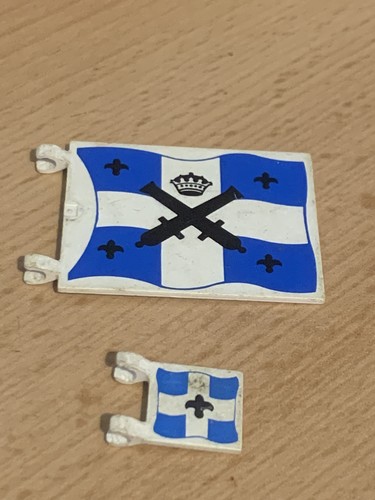 Lego pirate 2525px2 flag - pirate,
