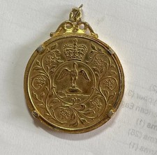 VTG 1977 Queen Elizabeth II silver Jubilee Crown of Crowns gold plated coin