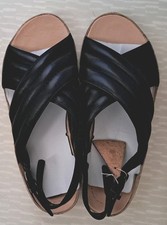 BNWT Clarks Trigenic