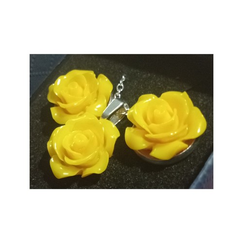 Bundle five necklace and - bundle, of