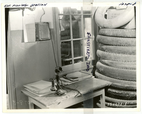 Vintage 8x10 production phot - 8x10,