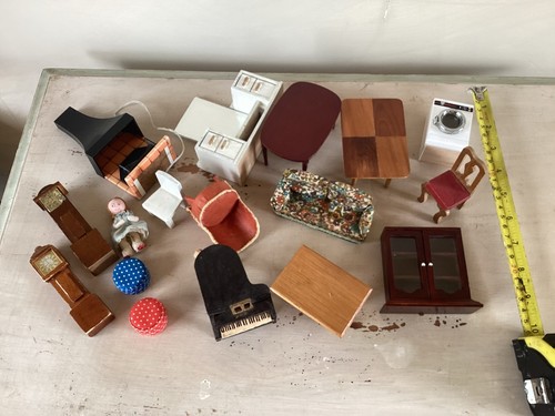 Vintage dolls house - dolls,