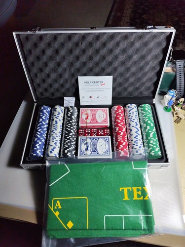 Complete 300 piece poker - complete, 300-piece