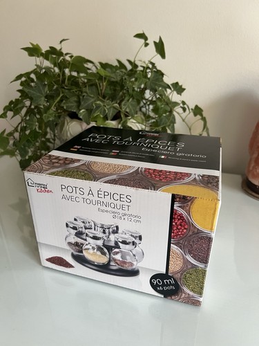 Revolving stand with spice - stand,