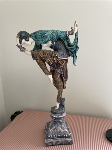 Art deco sculpture - deco,