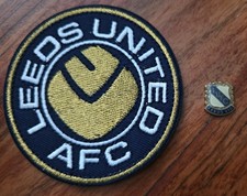 2 X English Leeds United LUFC Football Fans 60's Badge No Pin & Patch England