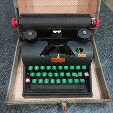 Vintage LILLIPUT TYPEWRITER -